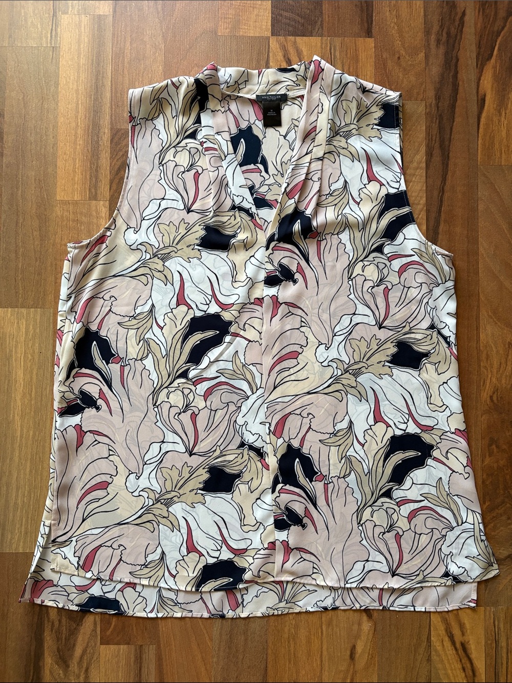 Ann Taylor Floral Sleeveless V-Neck Shell - Cream, Black, Blush Size M